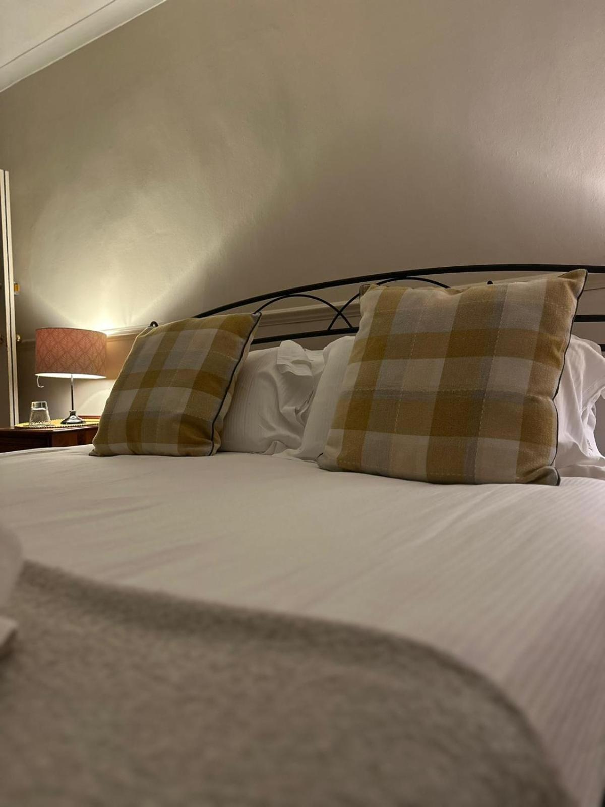 The Kings Arms Inn Montacute Kültér fotó