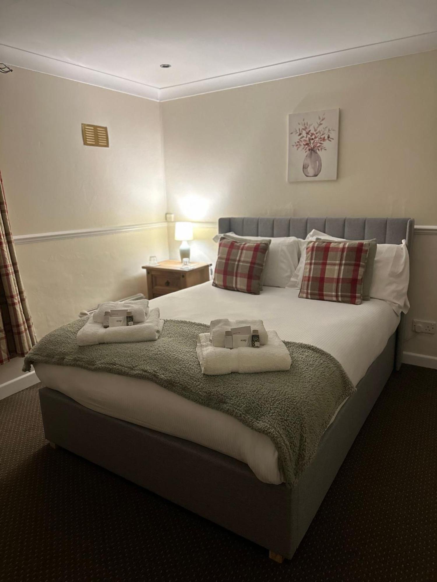 The Kings Arms Inn Montacute Szoba fotó