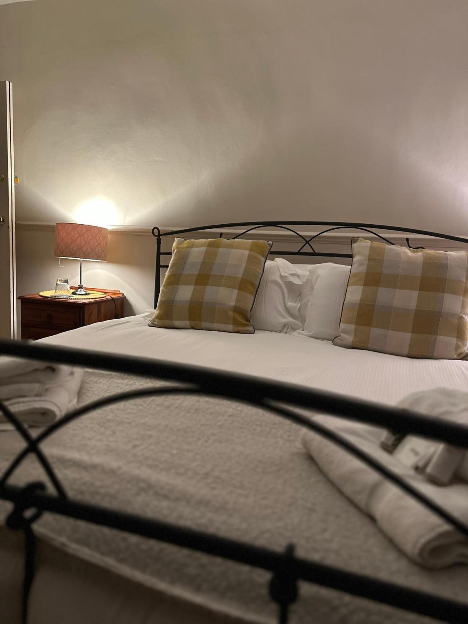 The Kings Arms Inn Montacute Kültér fotó